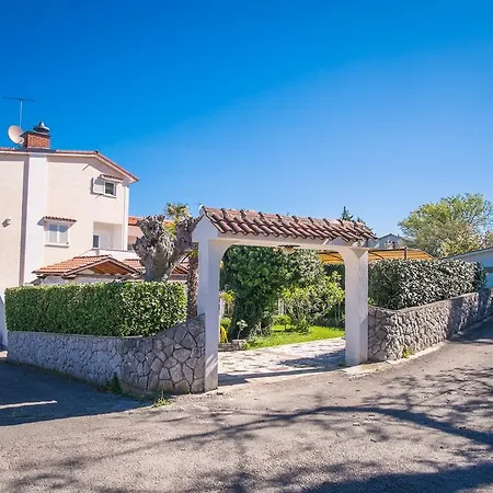Villa Palma Malinska Exterior photo